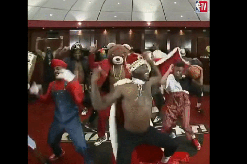 当年热火更衣室的哈林摇,你还记得吗?