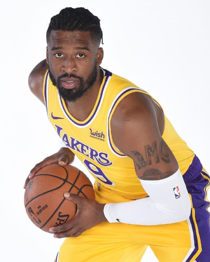 湖人 圈更多热帖