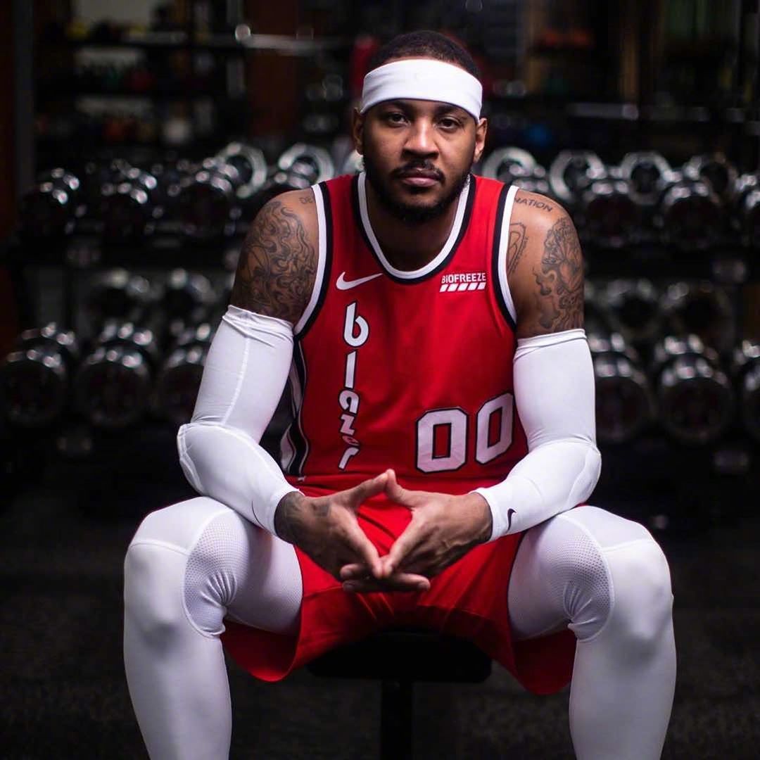 开拓者为安东尼补拍定妆照,瓜哥这是要转正的节奏?-nba专区-虎扑社区