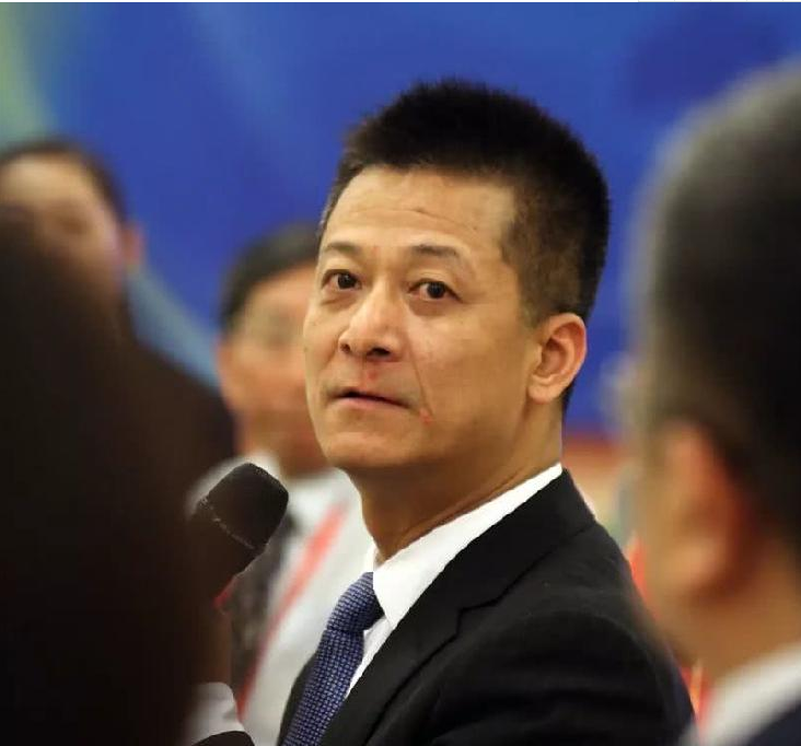 日前天津媒体爆料,束昱辉不愿意放弃天海足球俱乐部,而在球队今年保级