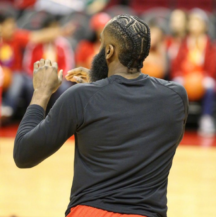 自从哈登理了这个新发型,他的命中率就急速走低.